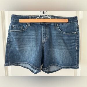 Women’s Jessica Simpson Forever Short, dark wash denim - Size 30